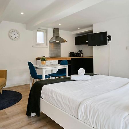 Lille Hypercentre Gares - Small Suite ภายนอก รูปภาพ