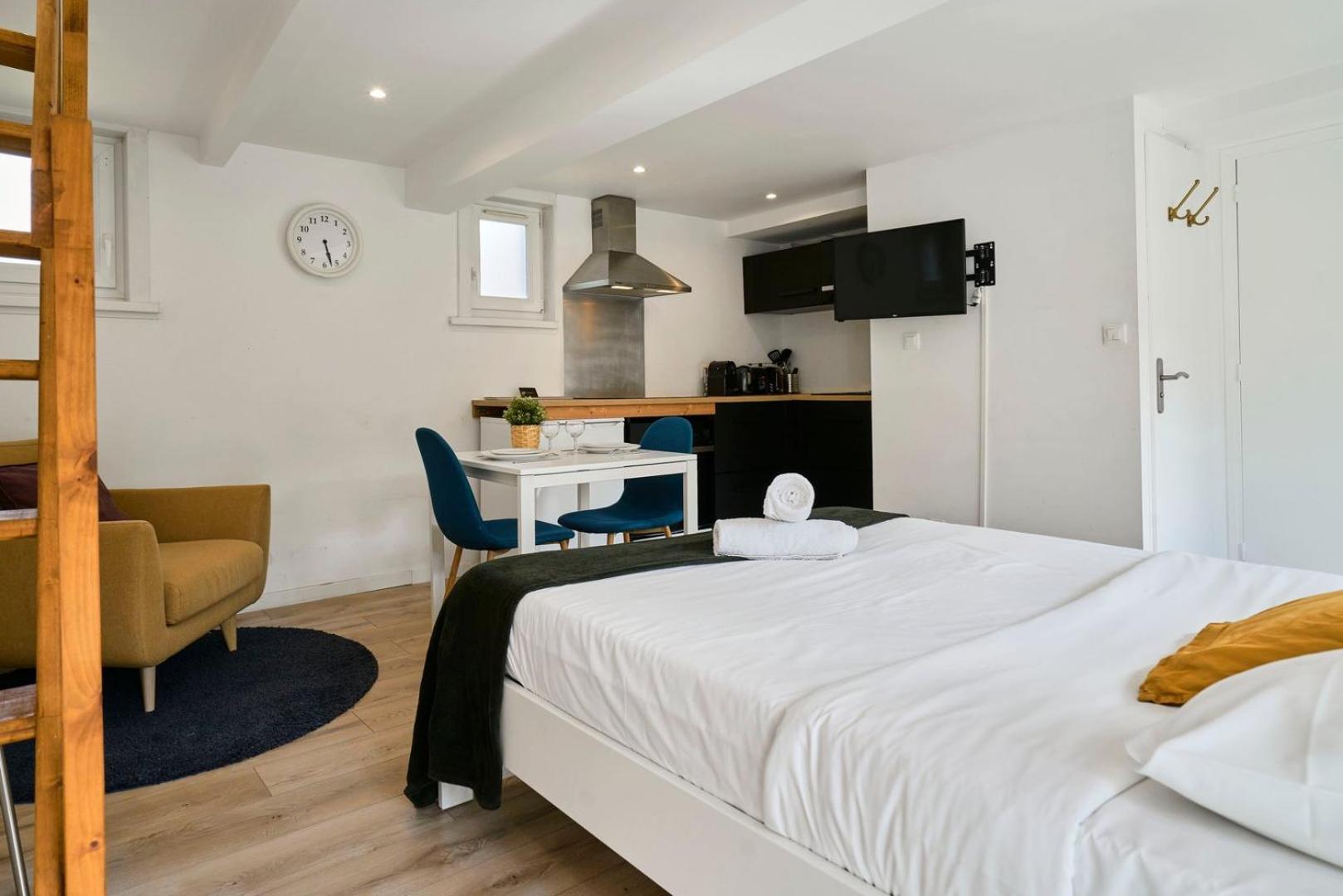 Lille Hypercentre Gares - Small Suite ภายนอก รูปภาพ