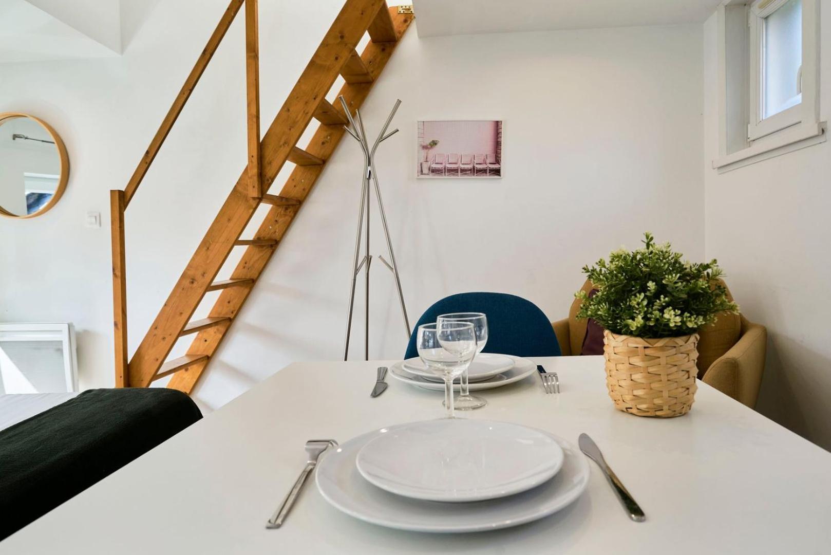 Lille Hypercentre Gares - Small Suite ภายนอก รูปภาพ