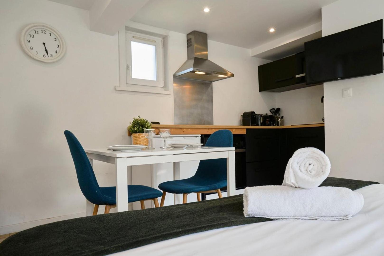 Lille Hypercentre Gares - Small Suite ภายนอก รูปภาพ