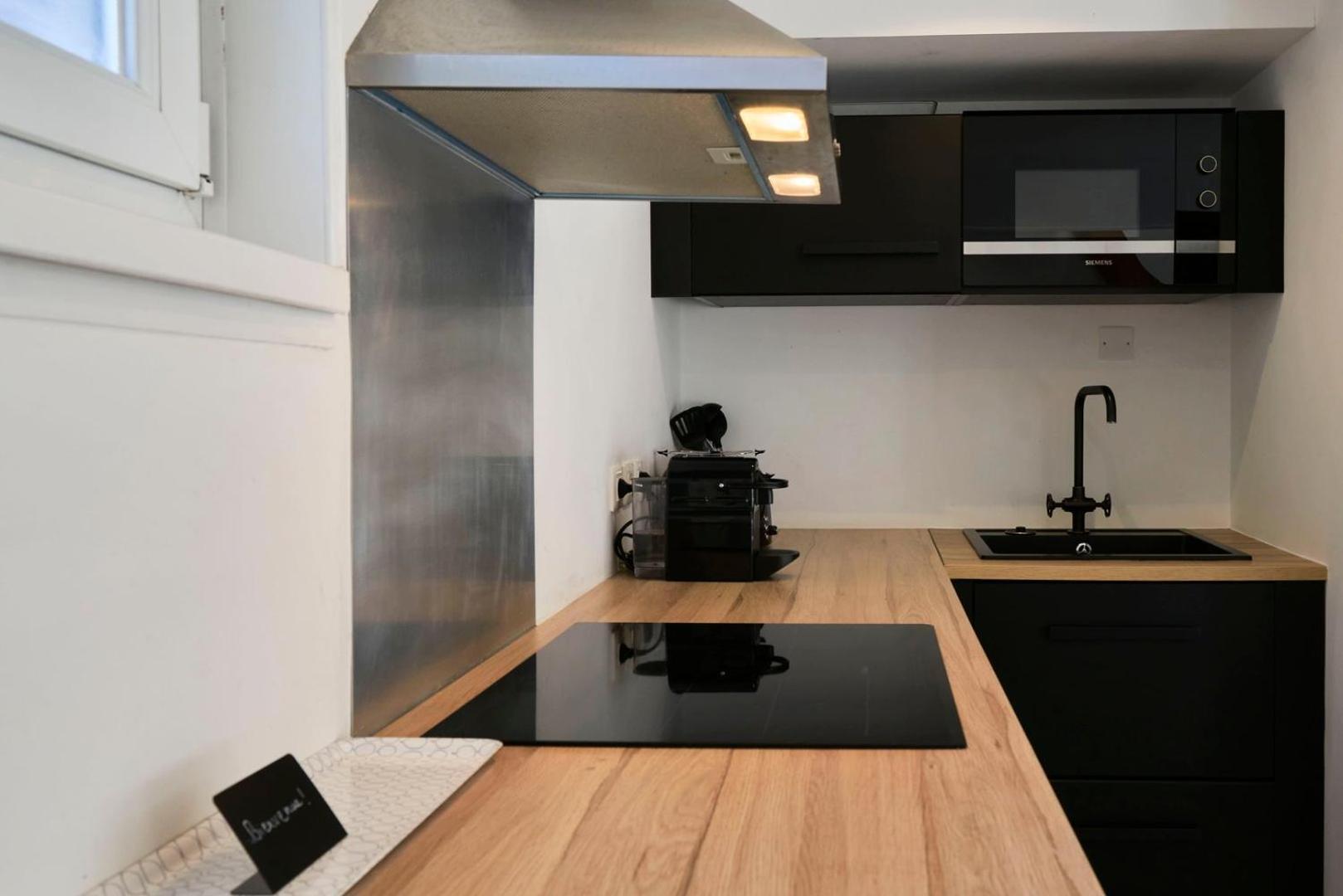 Lille Hypercentre Gares - Small Suite ภายนอก รูปภาพ